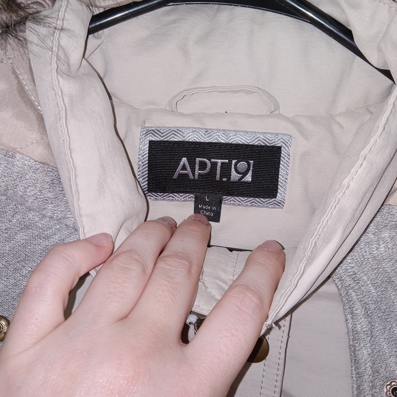 Apt. 9 Jacket, Women's Size Large Tan Faux Fur Hood, Full Zip, Parka Coat - Picture 6 of 11